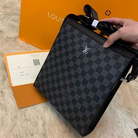 túi đeo louis vuitton nam|túi Louis Vuitton.